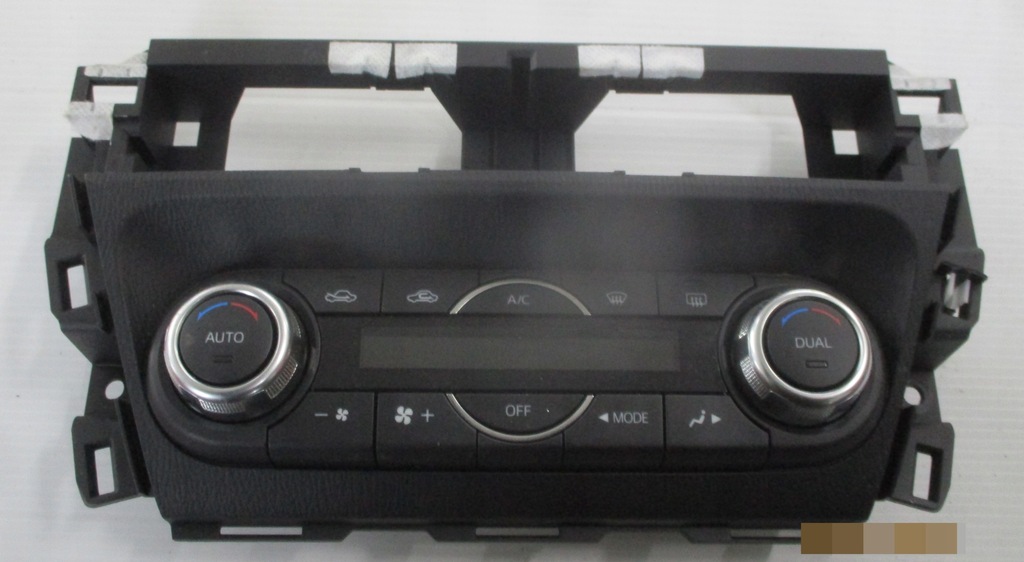 фото №1, Mazda 3 2.0 панель обдув bht161190b