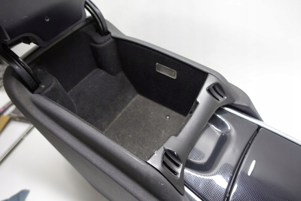 фото №8, Mercedes w251 подлокотник туннель бардачок r-klasa