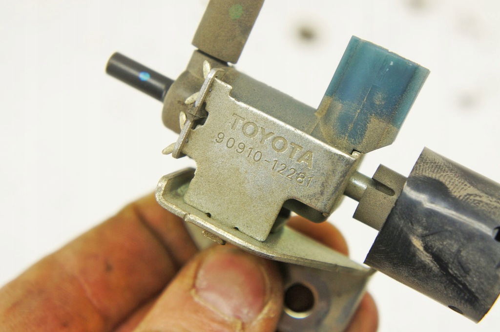 фото №5, Sx179 toyota corolla e21 xii 1.6i клапан вакуумa 90910-12281