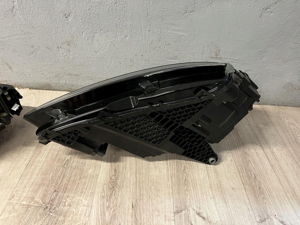 Skoda superb 3 рестайлинг  фара full led левая правый  перед комплект crystal в Украине