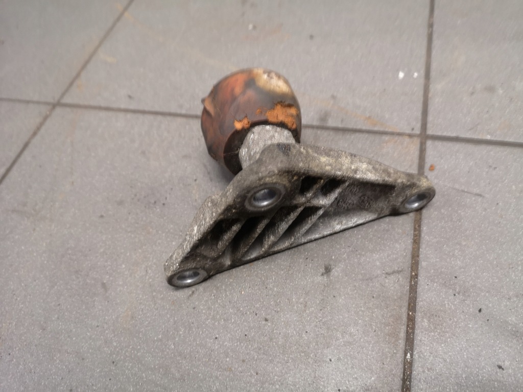 фото №4, Подушка опора audi a6 c6 2.4 bdw 4f0199343g