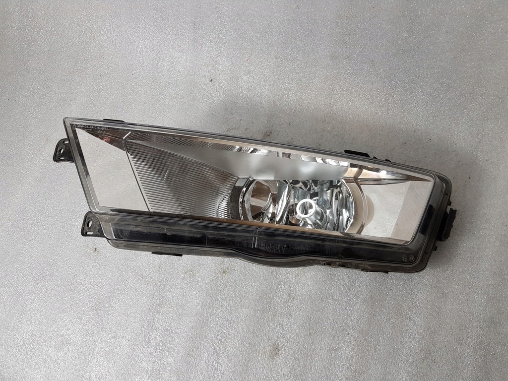 фото №4, Левый противотуманная фара skoda rapid 5ja941701