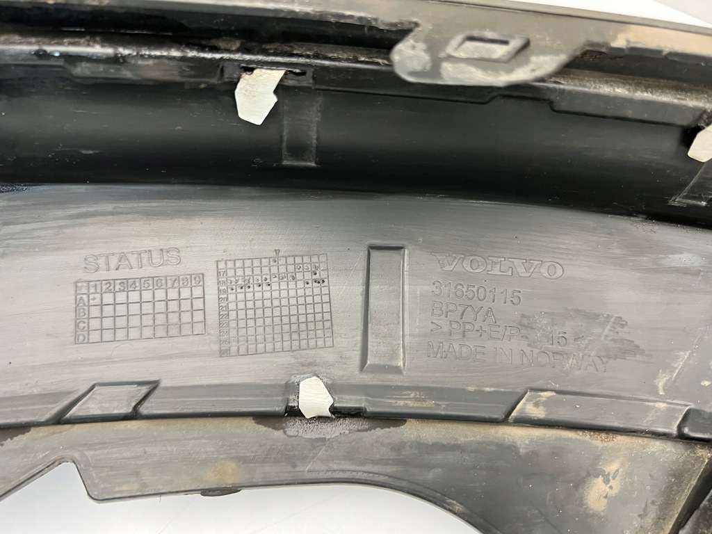 фото №11, Volvo xc40 накладка спойлер бампера inscription