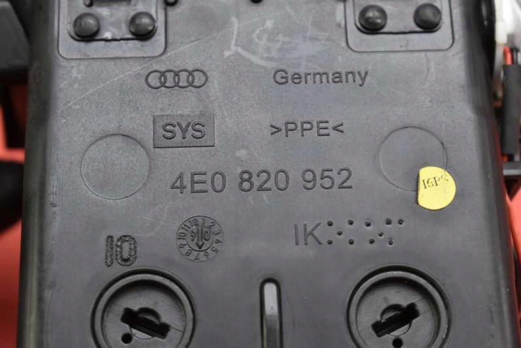 фото №6, Решітка обдув середня права 4e0820952 audi a8 d3 lift 05-07