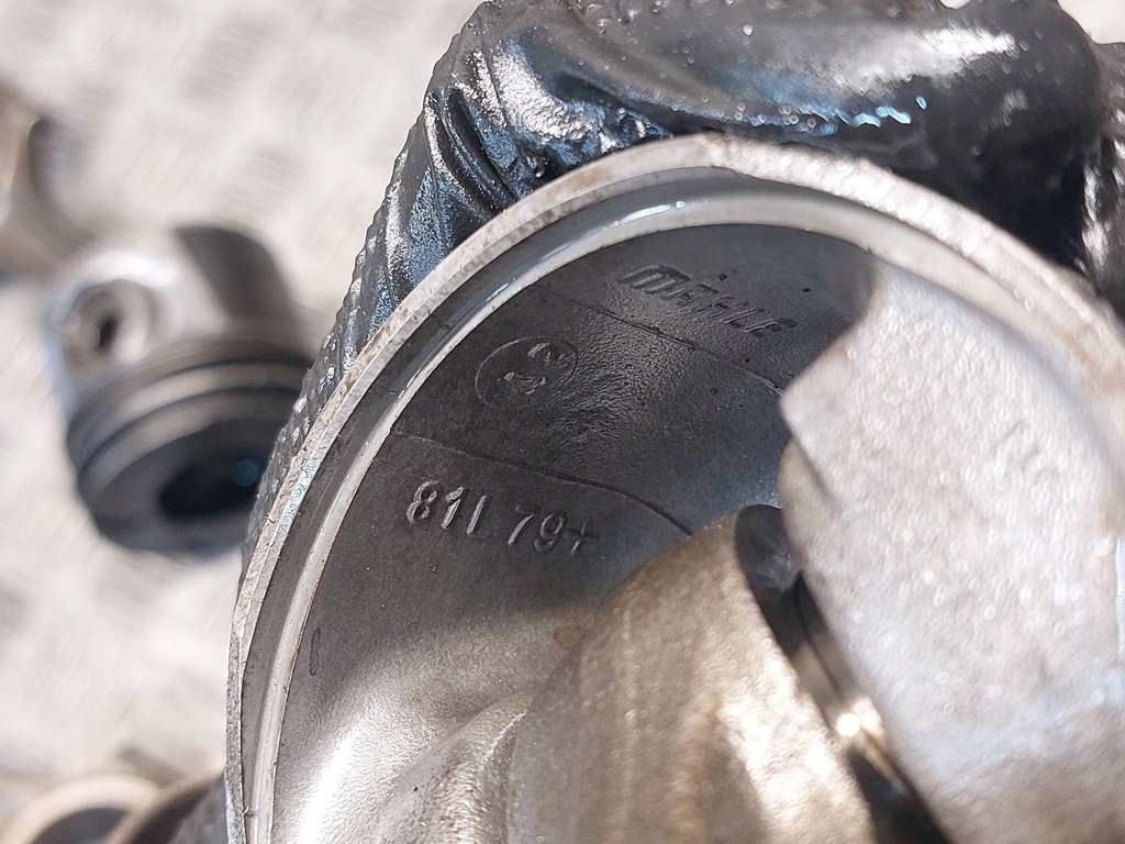 фото №8, Поршень + шатун volvo s60 i 2.4 d5 d5244t 81l79+