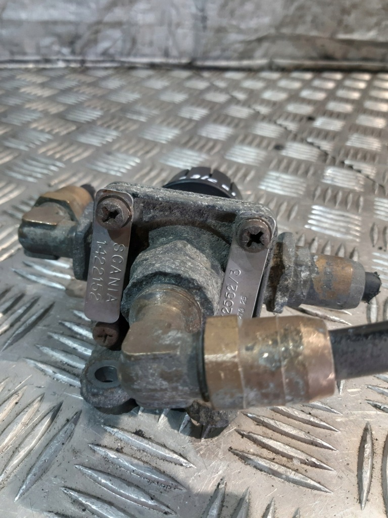 фото №5, Клапан гальма релейний scania r 1422152