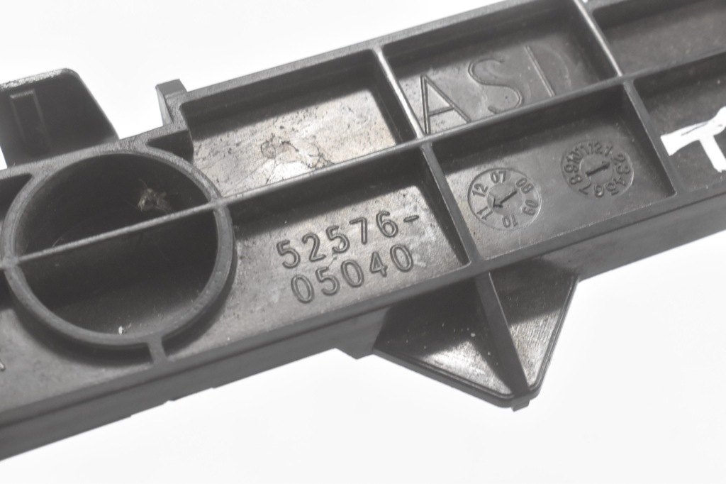 фото №12, Toyota оригінальний номер 52576-05040 напрямна бампера задня avensis t27 orginał новий