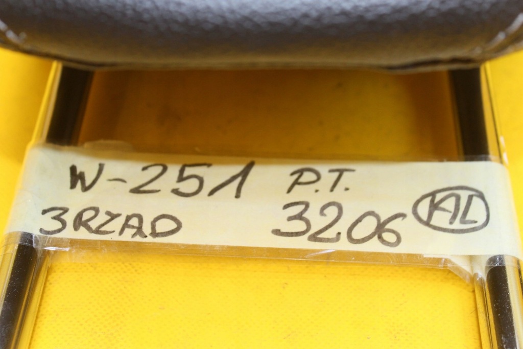 фото №7, Підголівник правий задня задній mercedes w251 3 ряд