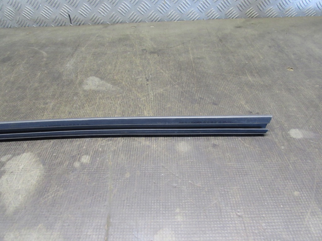 фото №7, Прокладка уплотнитель правый перед внутренняя peugeot 3008 i 09-13r