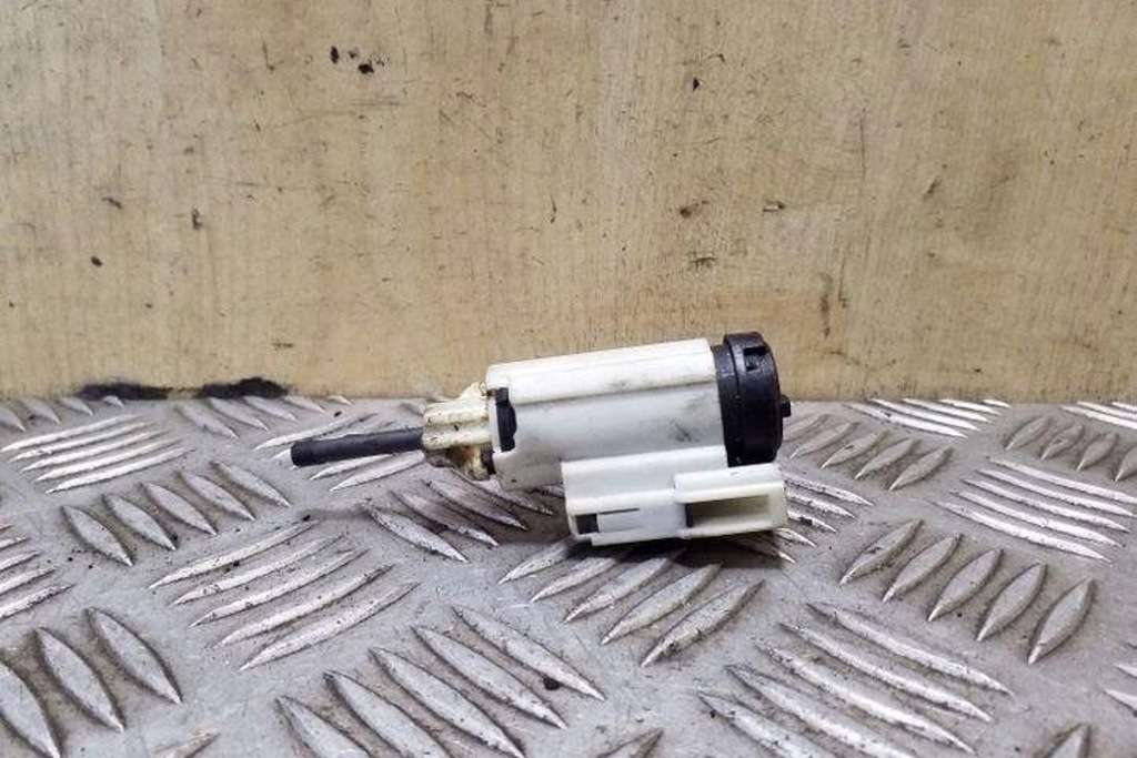 фото №7, Датчик педали тормоза vw transporter v t5 minibus / passenger 8e0927189b