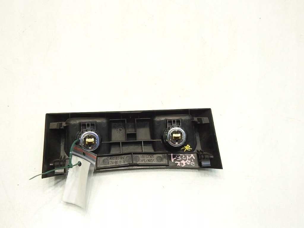 фото №4, Разъём прикуривателя mercedes r w251 a2516830128