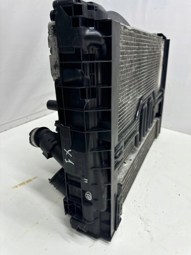 Bmw x1 e84 2010 перед радіатор повітря наддувний / інтеркулер Недорого