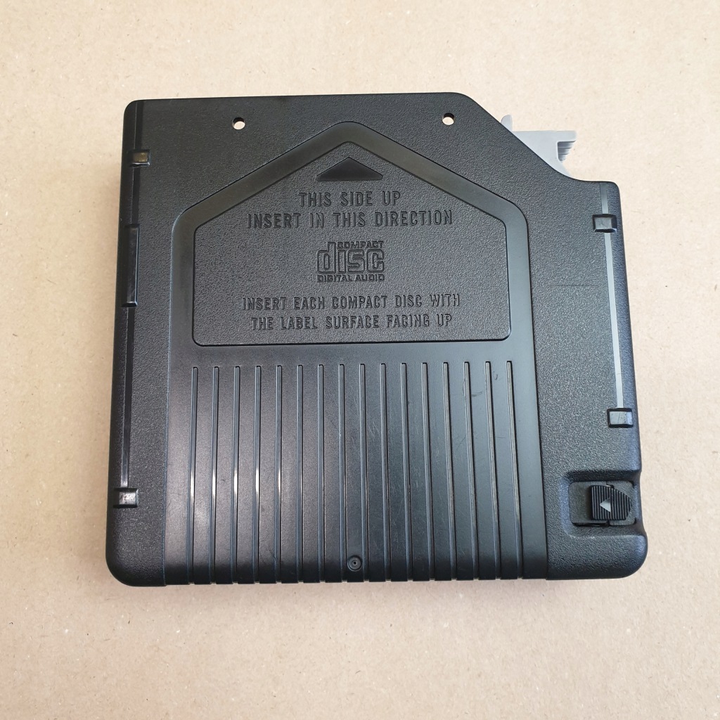 фото №1, Магазин чейнджер дисків bmw 7 e38 оригінальний номер