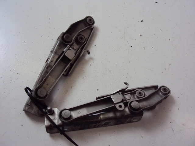 фото №2, Петлі капот mercedes w211 2.7 cdi