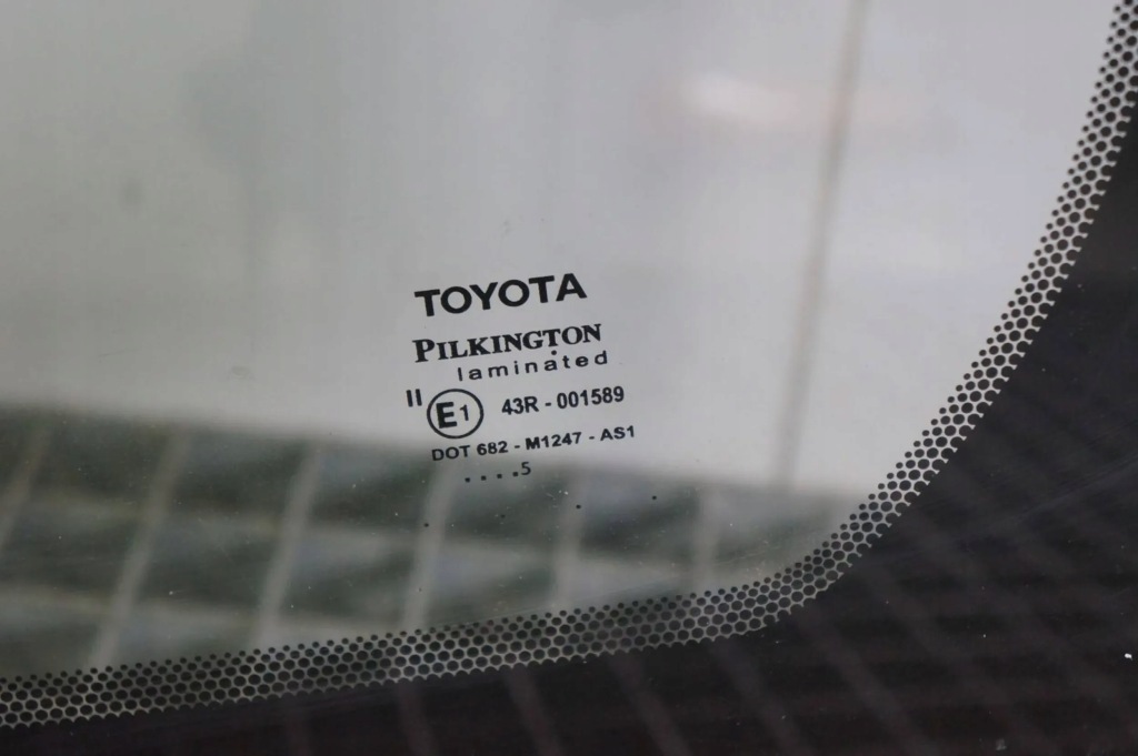 фото №2, Стекло перед передняя лобовое toyota yaris ii