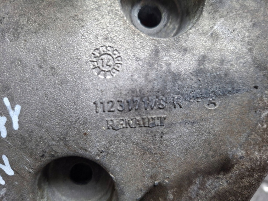 Кронштейн двигателя 112317173r renault clio iv captur 1.5 dci 2013- Цена