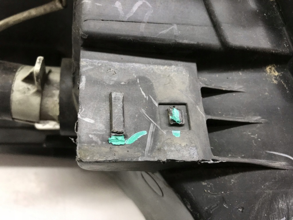 Toyota avensis t29 рестайлинг  full led фонарь  передняя правый с Разборки