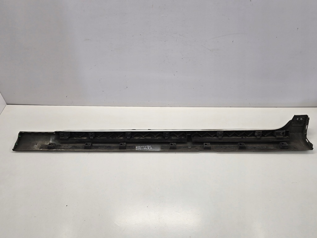 фото №10, Volvo s90 v90 17r молдинг порог правая 614-46