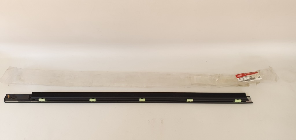 фото №2, Молдинг двері правий перед kia sorento 03-06 оригінальний номер nowa