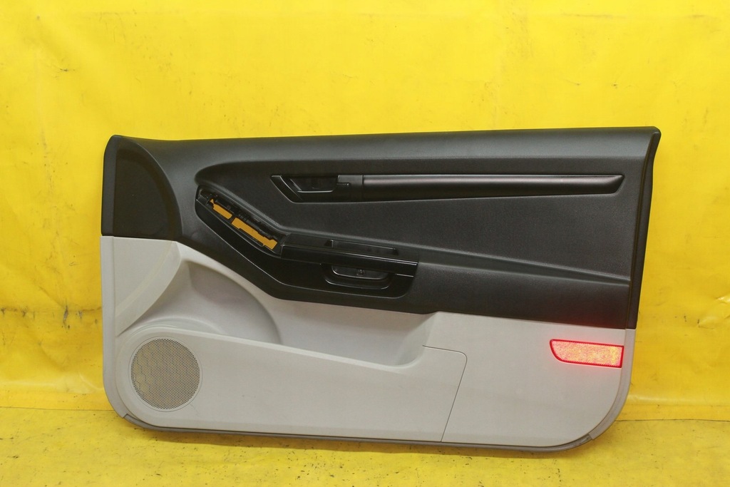 фото №1, Обшивка дверь правый перед kia ceed 3d