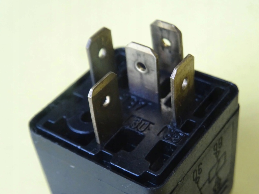 Реле audi a4 b5 0332014151 nr1547 в Украине