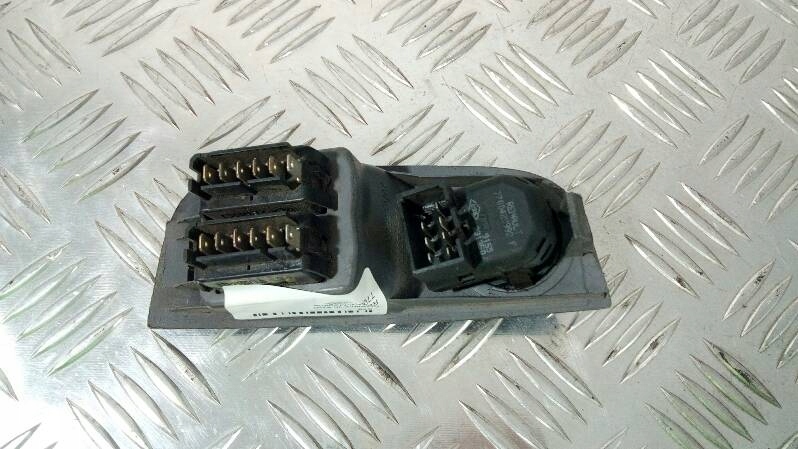 фото №1, Переключатель окон renault megane 7700429992f