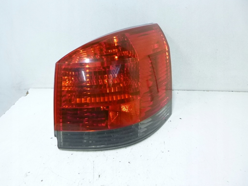 фото №1, Лампа правая задняя задняя 13191350 377032 377034 377052 gm opel signum