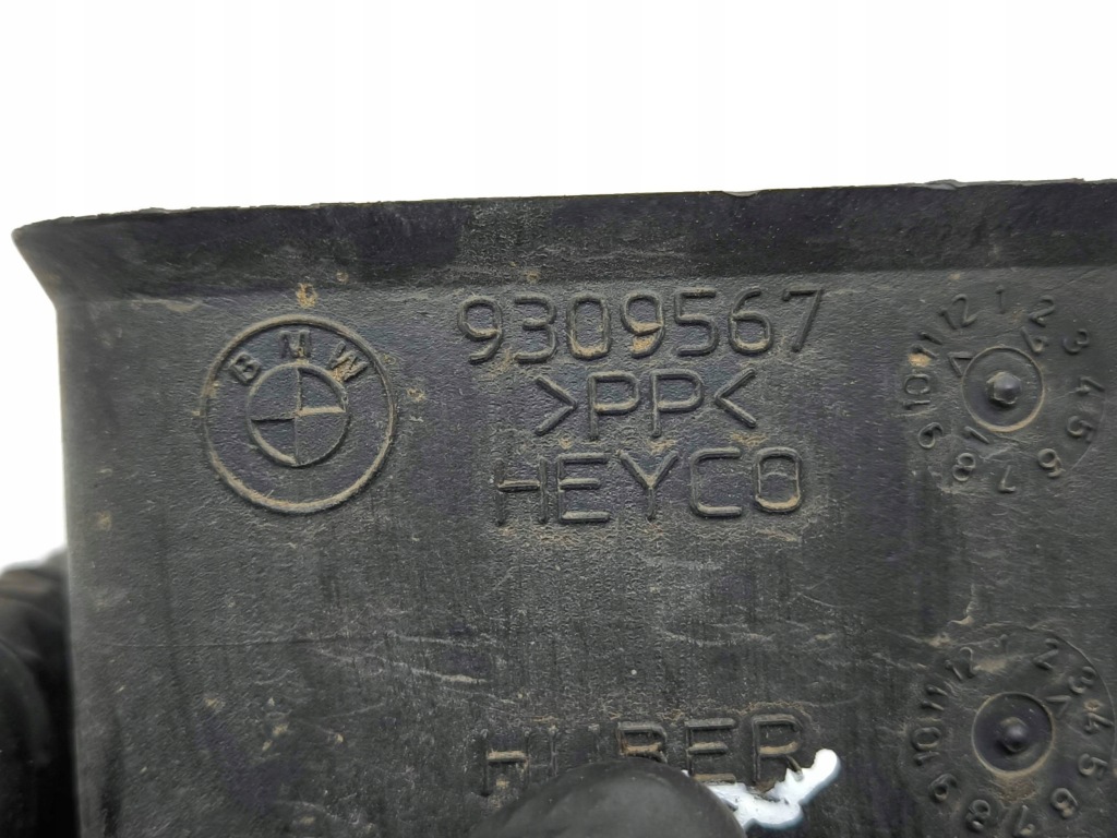 Bmw i3 труба впускний 2015 9309567 Недорого