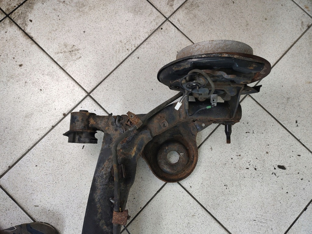 фото №9, Подрамник балка подвеска задняя toyota sienna 3 2011