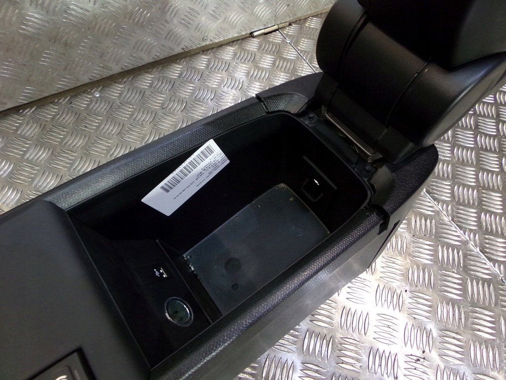 фото №12, Bmw i3 тунель середній підлокітник шкіра різні