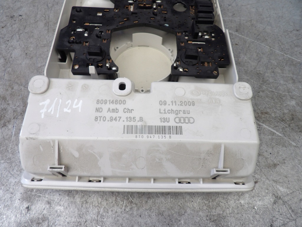 фото №5, Audi a4 a5 q5 лампа потолочный 8t0947135b
