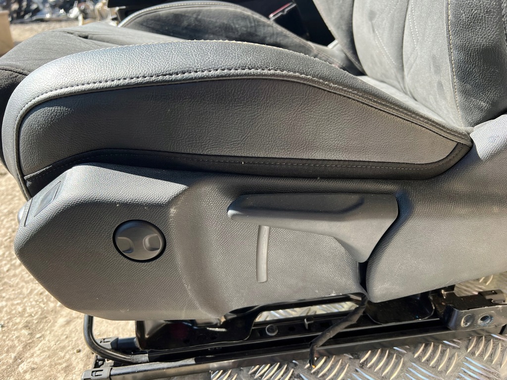 фото №8, Сиденья кожаный заднее сиденье citroen ds7 alcantara кожа