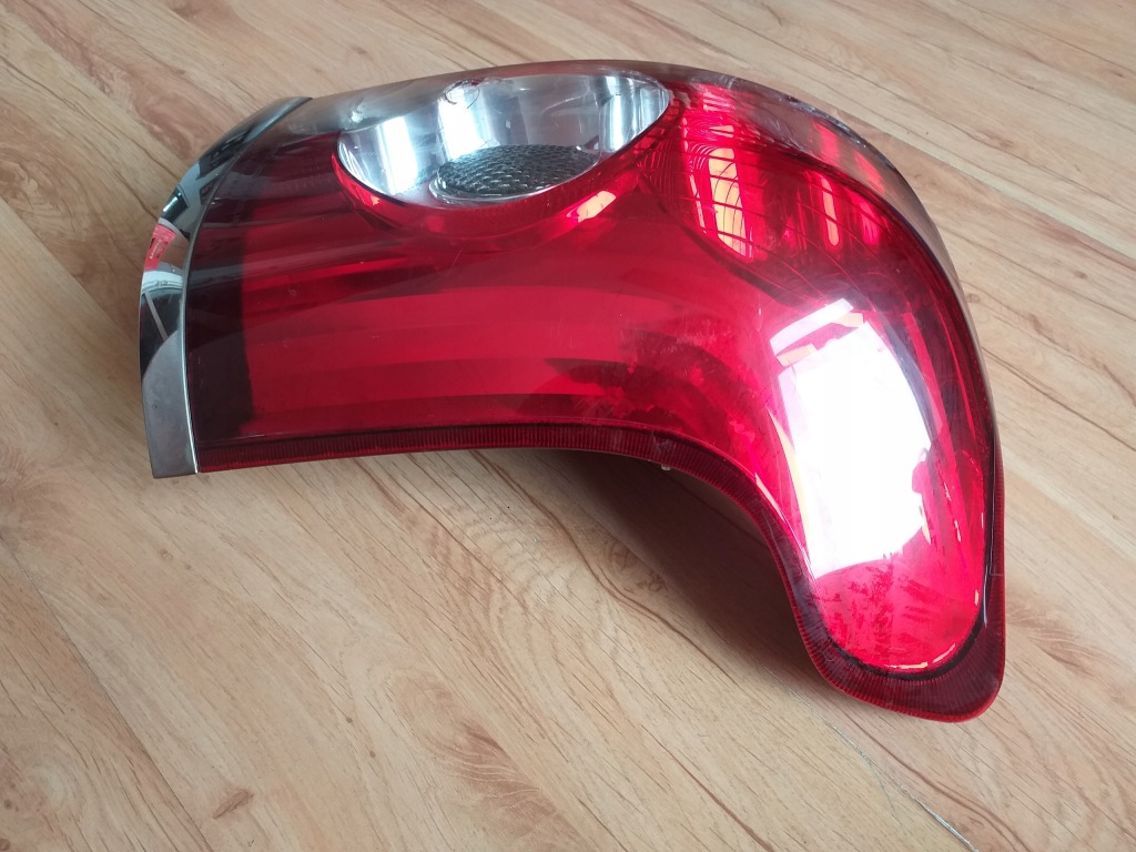 фото №4, Toyota avensis t25 06-08 лампа правая задняя