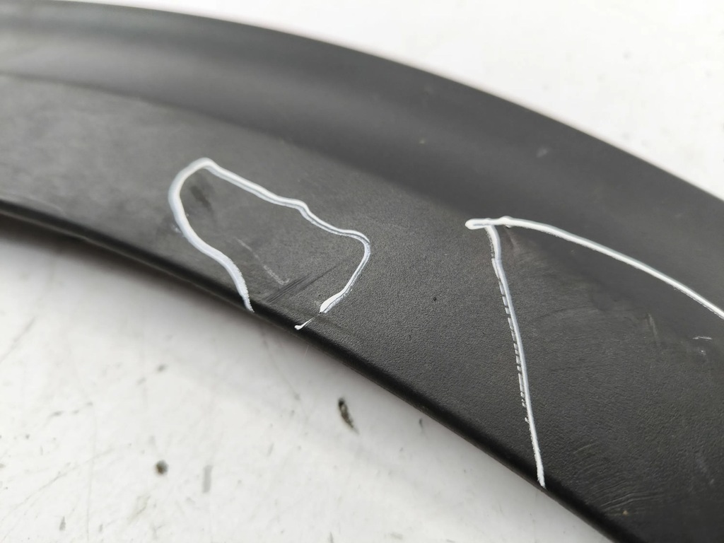 фото №6, Kia niro 2019 ліва сторона молдинг крила заднього