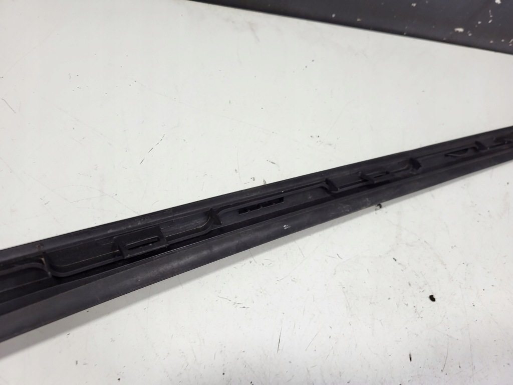 фото №7, Молдинг скло лобове лівий перед peugeot 5008 i 96858535