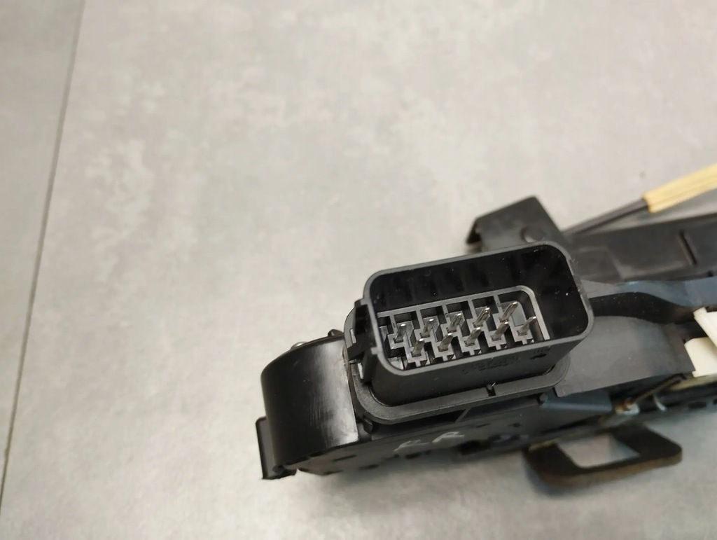 фото №3, Land rover range rover sport l320 замок правий задня 8x2a26412ac