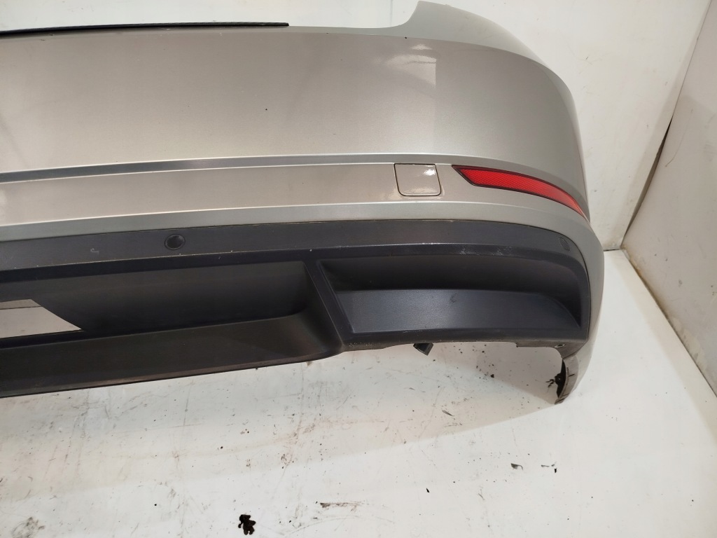 Бампер задні skoda superb 3 3v седан lf8h 6xpdc , під  фаркоп , комплект, повний Зі Шроту