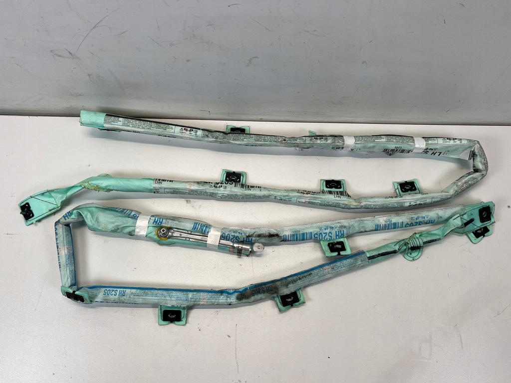 фото №1, Mercedes w205 kombi шторка безпеки права