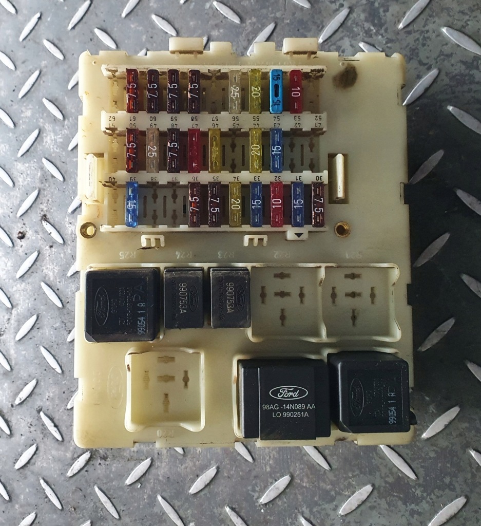 фото №1, Коробка запобіжників focus mk1 1.4 98ag14a073ag