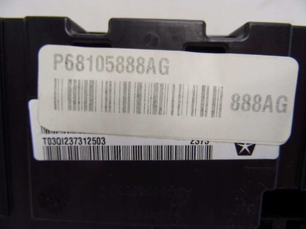 фото №8, Jeep cherokee kl 3.2 счетчик приборная панель приборы usa p68105888ag