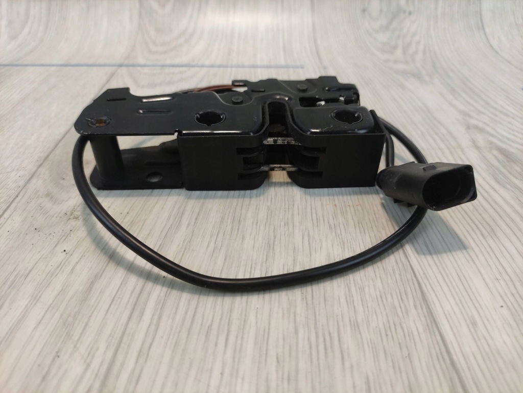 фото №5, Audi a3 8p замок капот крышки двигателя перед 8p0823509h