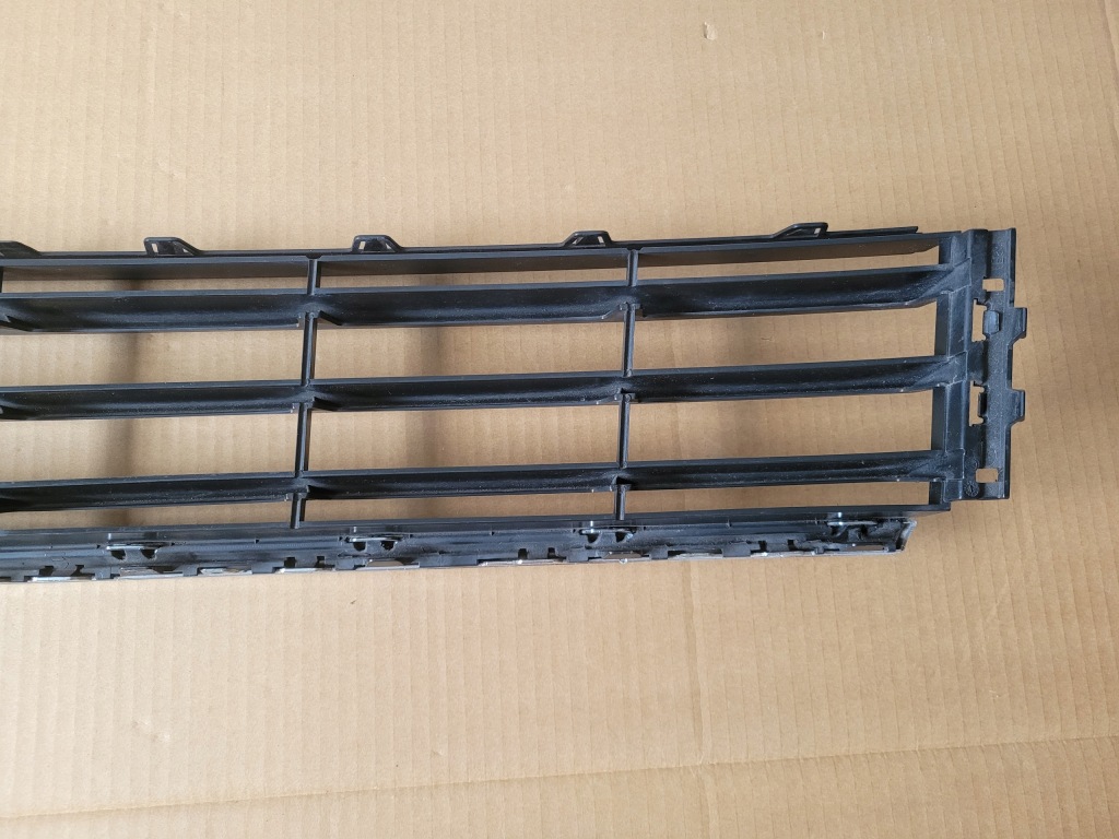 фото №11, Решётка бампера средняя vw passat b7 3aa853677