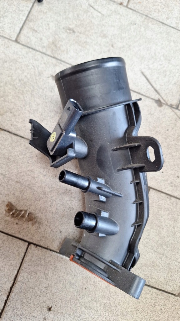 фото №1, Труба повітрозабірник повітря renault kadjar lift 1.3 tce 165767385r