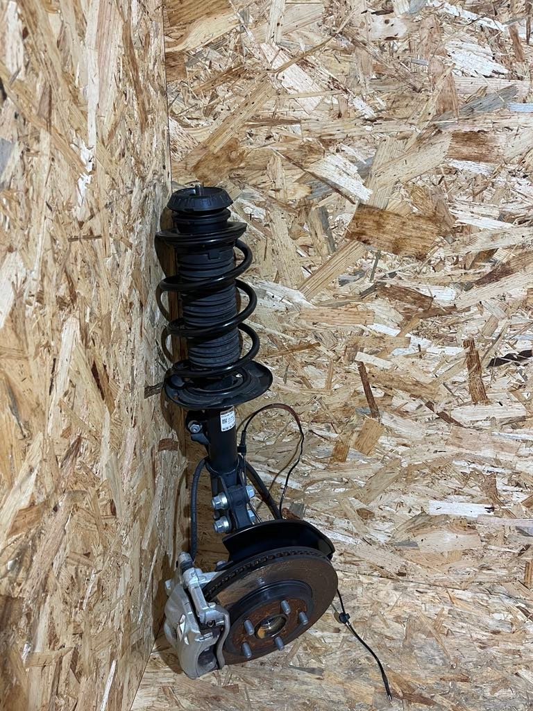 фото №1, Поворотний кулак ліва перед диск ступиця супорт toyota yaris cross 1.5h 23r orygi