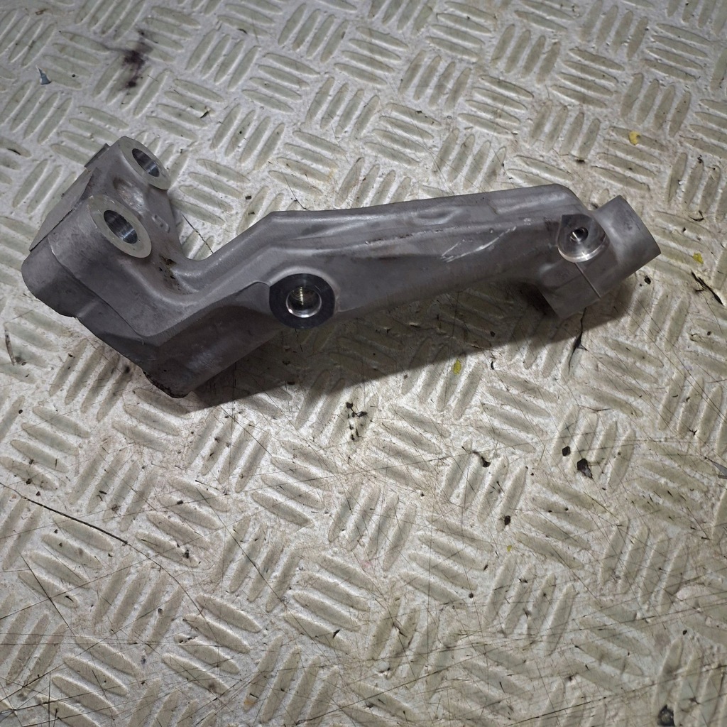 фото №1, Кронштейн подрамник левая citroen ds4 ii crossback