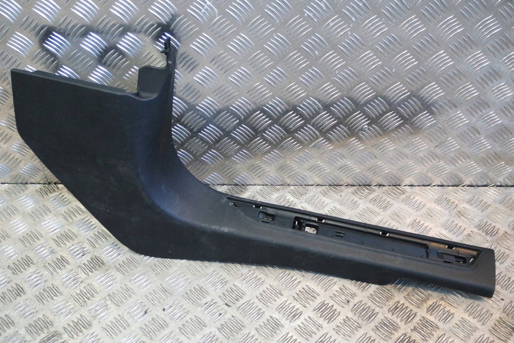 фото №1, Накладка порог r maserati levante 670040373