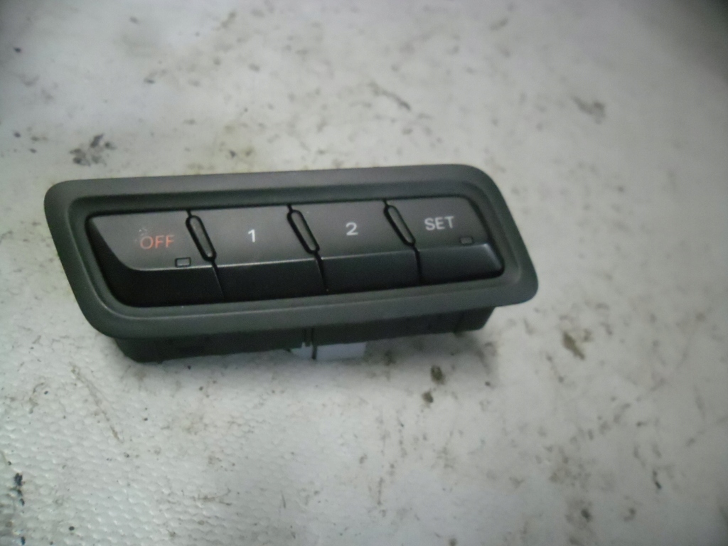 фото №1, Кнопка пам'яті сидіння audi q5 8r0959769