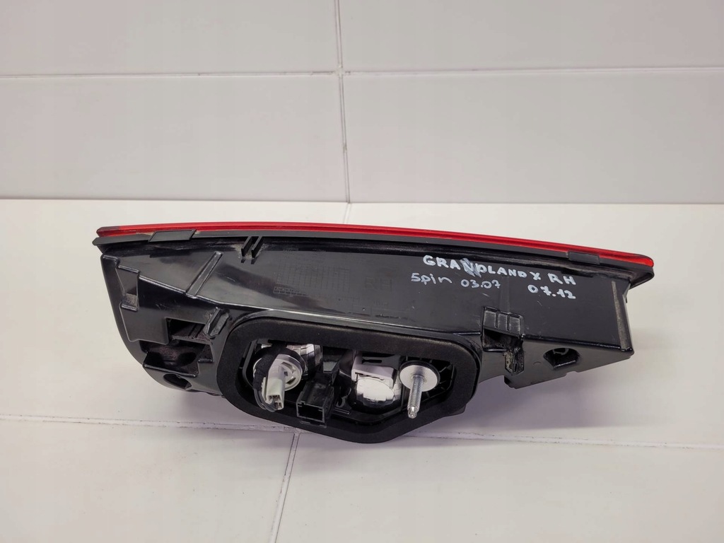 фото №11, Лампа задня w кришка права сторона opel grandland x 2019 yp00016480