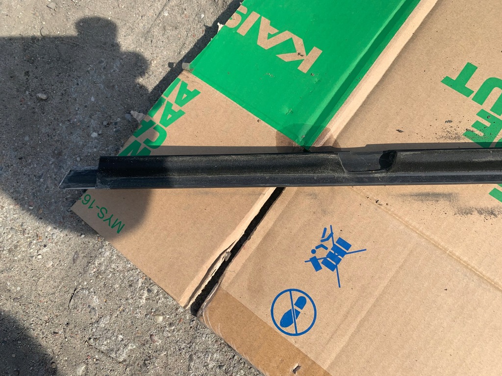 фото №6, Молдинг ущільнювач 7p0837477 cayenne 7p porsche