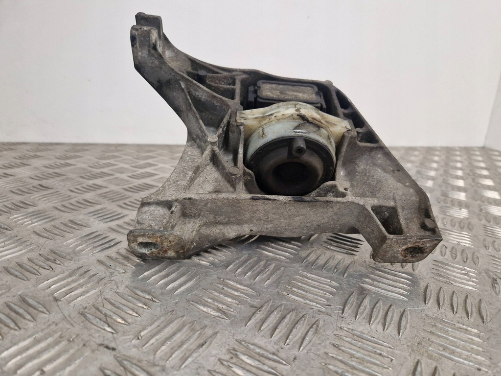 фото №7, Citroen jumpy 2017 кронштейн / кронштейн двигуна